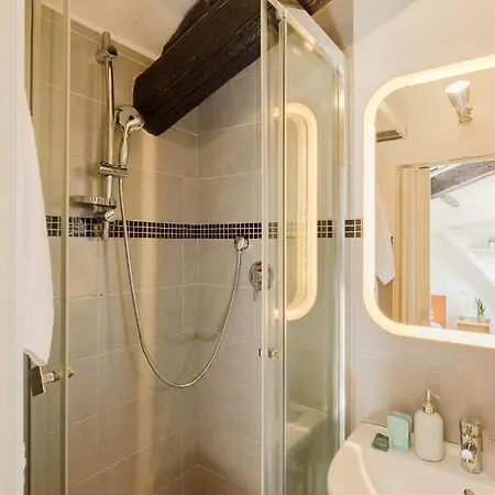Apartamento La Mansarda Del Papa - Zeno 05 *